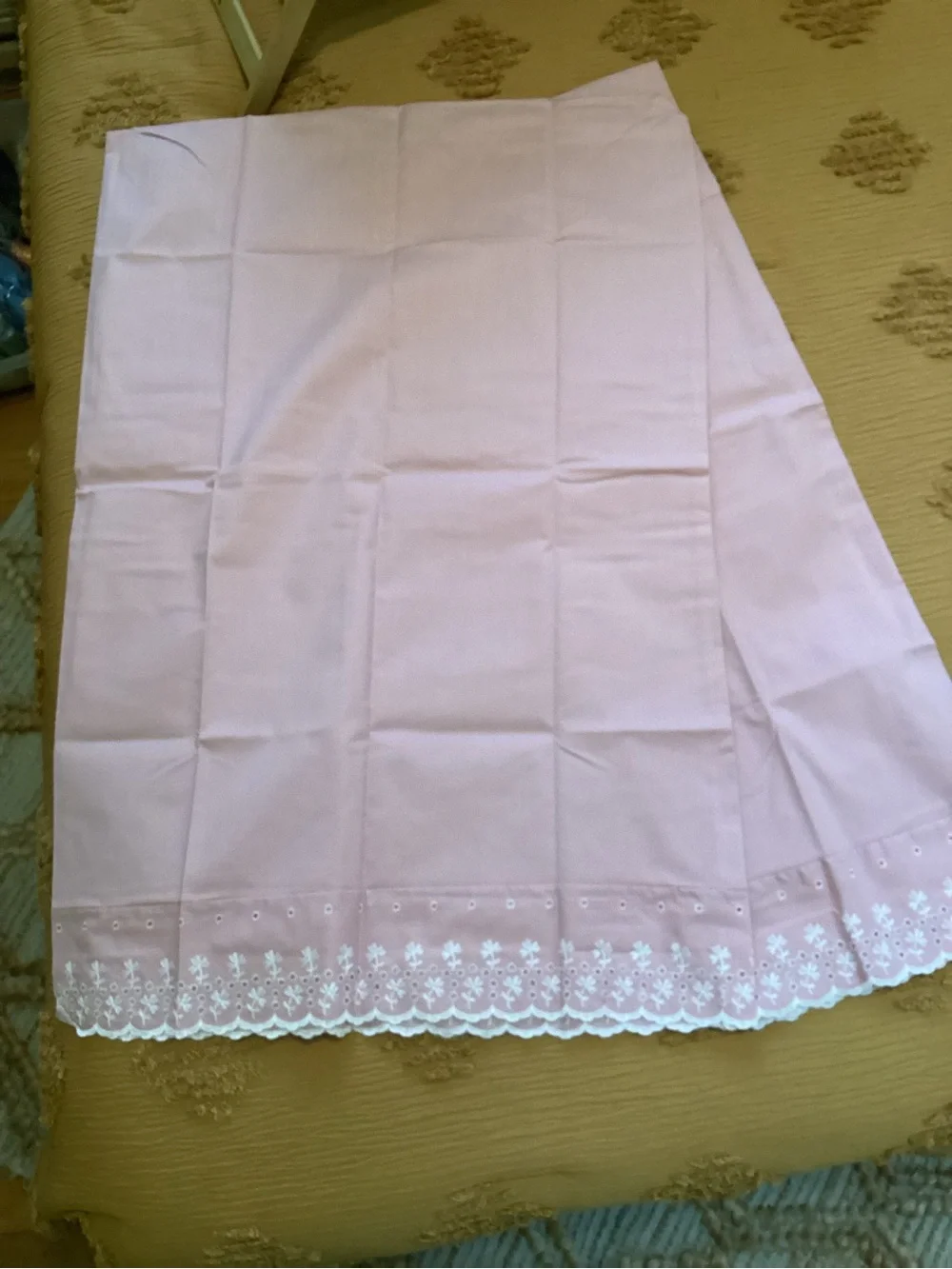 Vintage Pink Eyelet Trim Scalloped Hem King Size Pillowcases